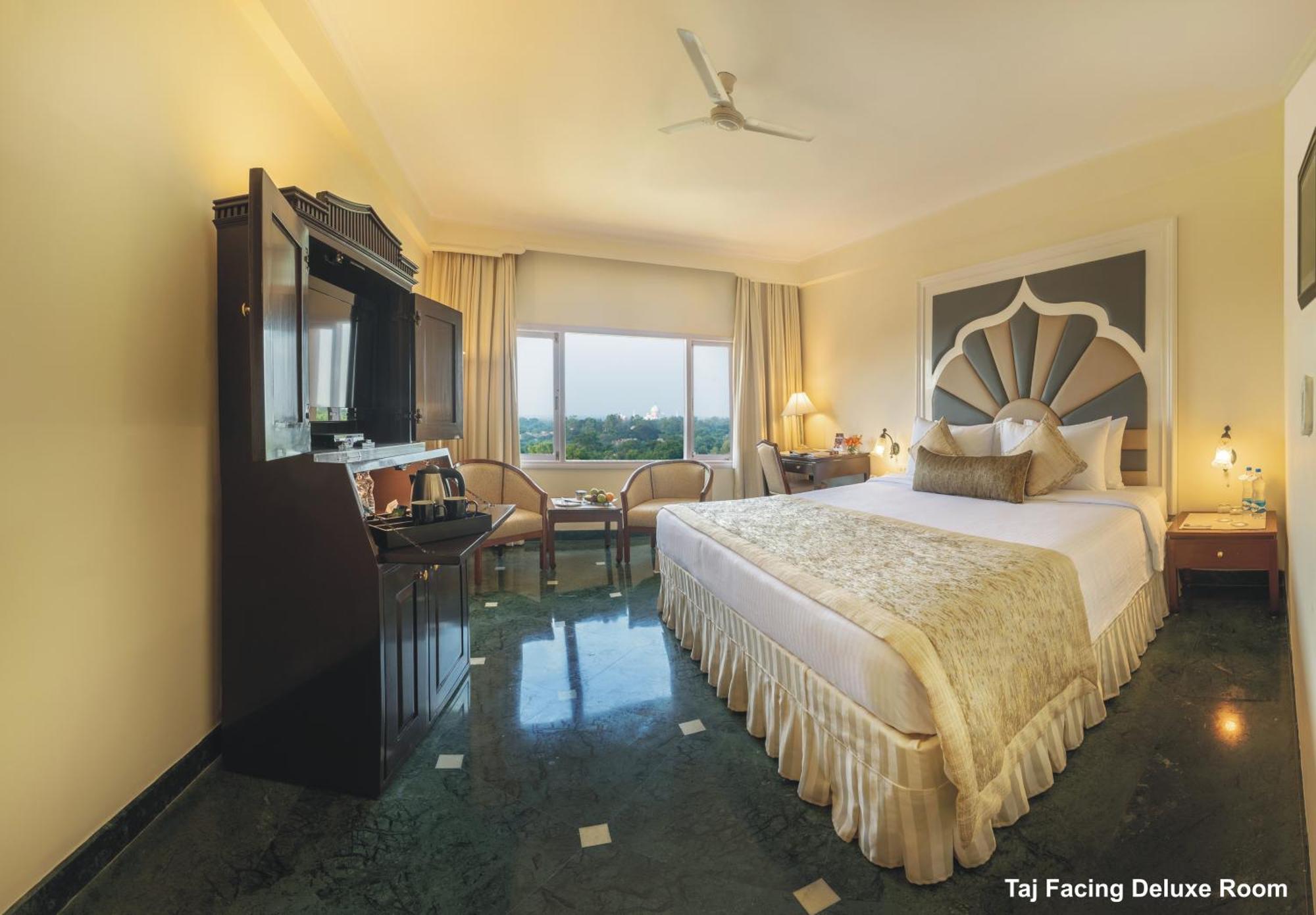 Hotel Clarks Shiraz Agra  Εξωτερικό φωτογραφία