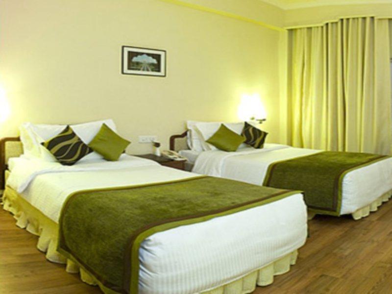 Hotel Clarks Shiraz Agra  Εξωτερικό φωτογραφία
